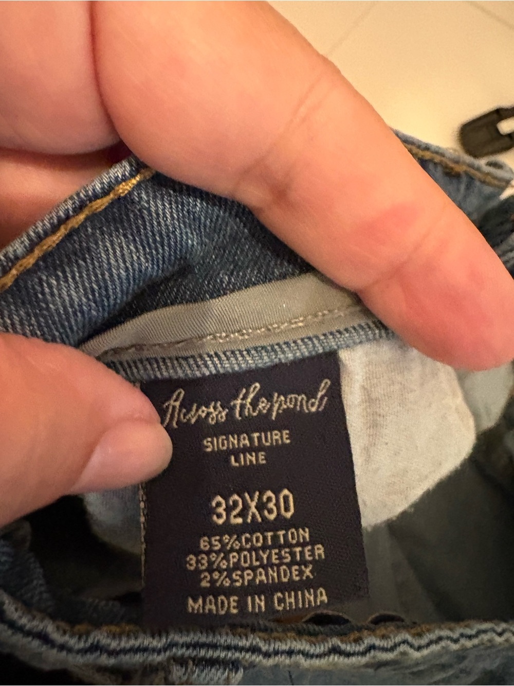 Men’s Across The Pond Signature Line Medium Blue Straight Jeans - Picture 3 of 3